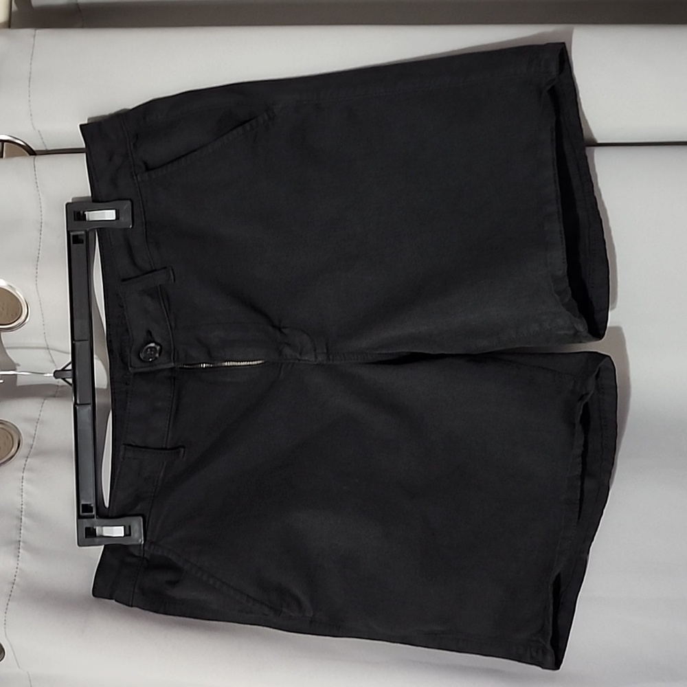 American eagle size 16 black  shorts